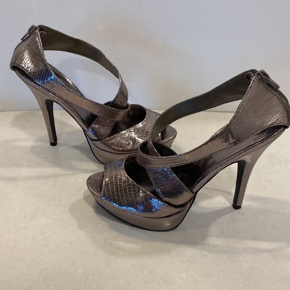 CARLOS SANTANA’S CALIENTE-PEWTER SNAKESKIN PRINT CRISSCROSS PLATFORM HEEL SZ 7.5 - Picture 8 of 16